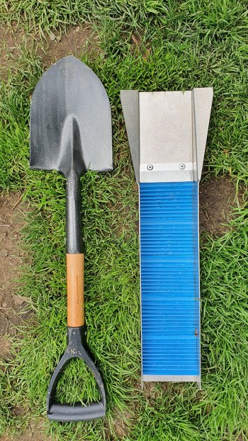 Rýžovací žlab s gumou BlueShark a rýč